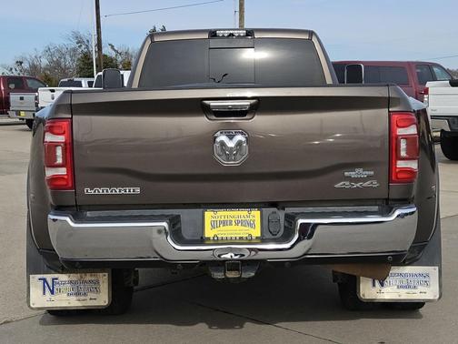 2019 RAM 3500 Laramie Crew Cab 4x4 8' Box