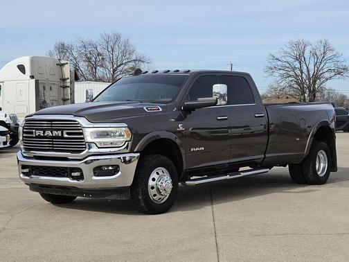2019 RAM 3500 Laramie Crew Cab 4x4 8' Box