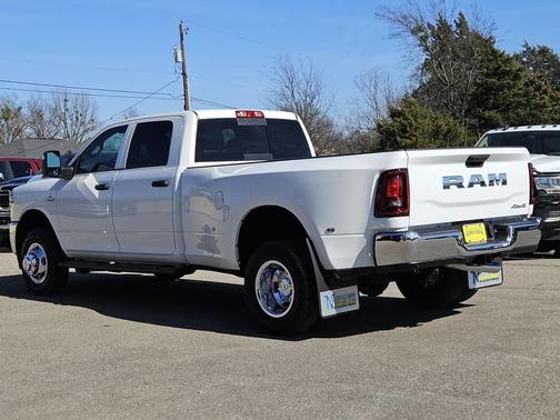 2026 RAM 3500 Tradesman Crew Cab 4x4 8' Box