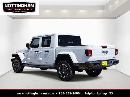 Bright White Clearcoat 2021 Jeep Gladiator Overland