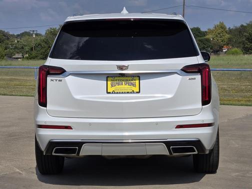 2022 Cadillac XT6 Premium Luxury FWD