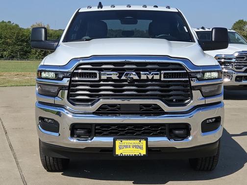 2026 RAM 2500 Tradesman Crew Cab 4x4 6'4' Box