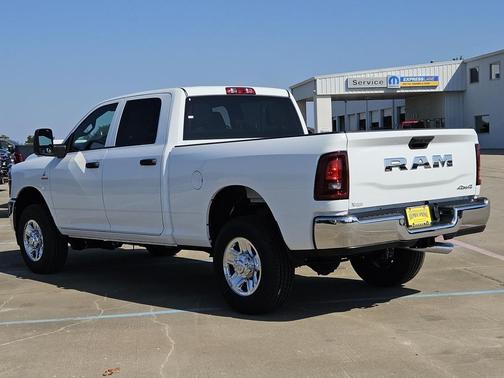 2026 RAM 2500 Tradesman Crew Cab 4x4 6'4' Box