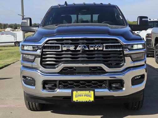 2026 RAM 2500 Tradesman Crew Cab 4x4 6'4' Box