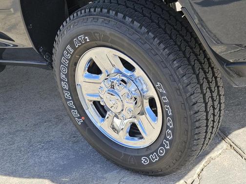 2026 RAM 2500 Tradesman Crew Cab 4x4 6'4' Box