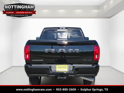Diamond Black Crystal Pearlcoat 2026 RAM 2500 Laramie Crew Cab 4x4 6'4' Box