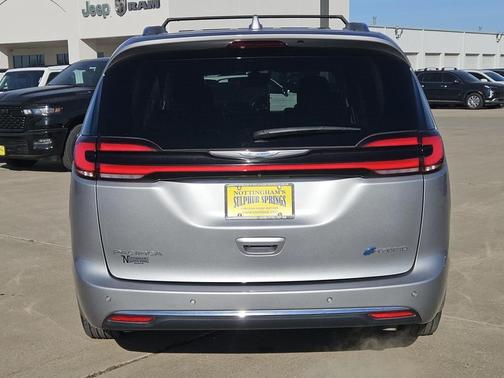 2021 Chrysler Pacifica Hybrid Touring L