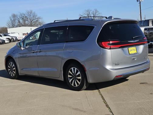 2021 Chrysler Pacifica Hybrid Touring L