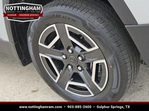 Silver Zynith Clearcoat 2026 Jeep Cherokee Limited