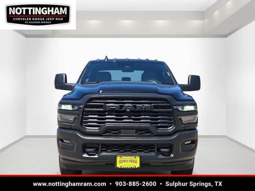 Diamond Black Crystal Pearlcoat 2026 RAM 2500 Tradesman Crew Cab 4x4 6'4' Box