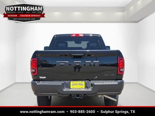 Diamond Black Crystal Pearlcoat 2026 RAM 2500 Tradesman Crew Cab 4x4 6'4' Box