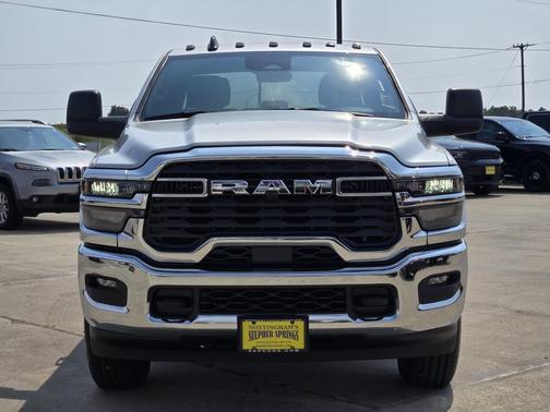 2026 RAM 2500 Tradesman Crew Cab 4x4 6'4' Box