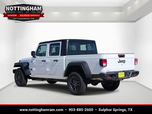 Bright White Clearcoat 2026 Jeep Gladiator Sport