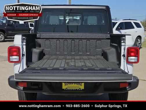Bright White Clearcoat 2026 Jeep Gladiator Sport