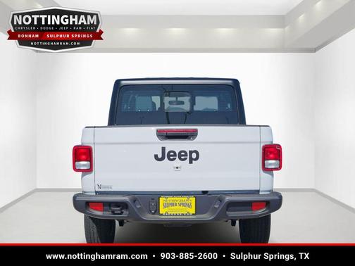 Bright White Clearcoat 2026 Jeep Gladiator Sport
