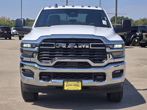 2026 RAM 2500 Tradesman Crew Cab 4x4 6'4' Box