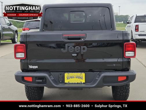 Black Clearcoat 2026 Jeep Gladiator Texas Trail 4x4