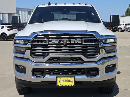 2026 RAM 2500 Tradesman Crew Cab 4x4 8' Box