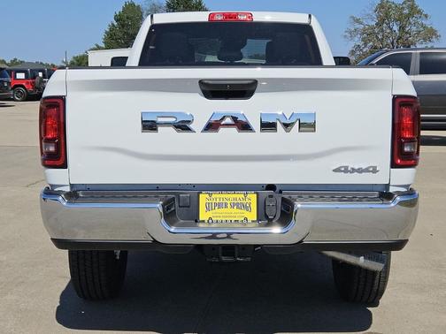 2026 RAM 2500 Tradesman Crew Cab 4x4 8' Box