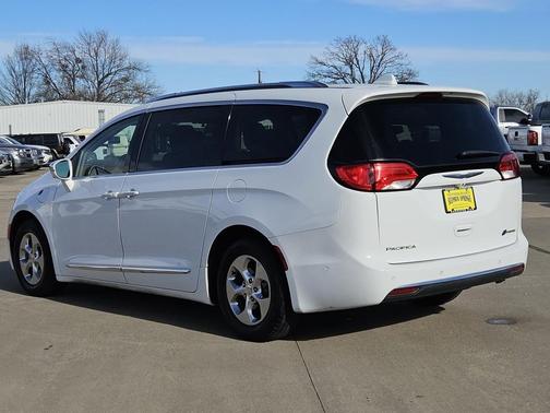 2018 Chrysler Pacifica Hybrid Limited