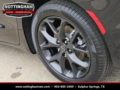 Diamond Black Crystal Pearlcoat 2026 Chrysler Pacifica L