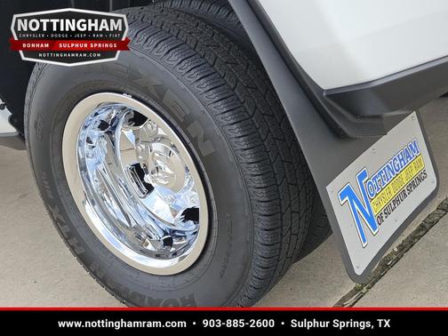Bright White Clearcoat 2026 RAM 3500 Tradesman Crew Cab 4x4 8' Box