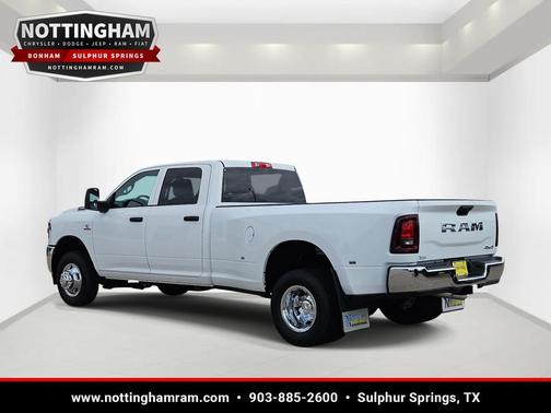 Bright White Clearcoat 2026 RAM 3500 Tradesman Crew Cab 4x4 8' Box