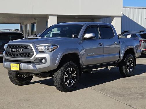 2017 Toyota Tacoma TRD Sport