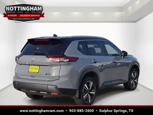 Boulder Gray Pearl/Super Black 2024 Nissan Rogue SL