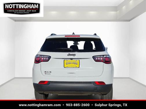 Bright White Clearcoat 2026 Jeep Compass Latitude