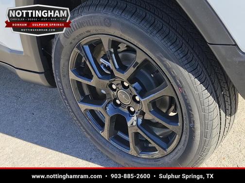 Bright White Clearcoat 2026 Jeep Compass Latitude