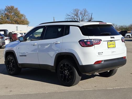 2026 Jeep Compass Latitude