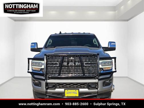 Billet Silver Metallic Clearcoat 2023 RAM 3500 Laramie Crew Cab 4x4 8' Box