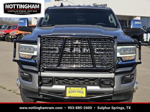 2023 RAM 3500 Laramie Crew Cab 4x4 8' Box