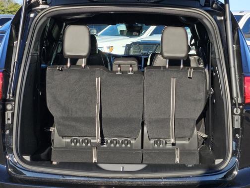 2026 Chrysler Voyager LX