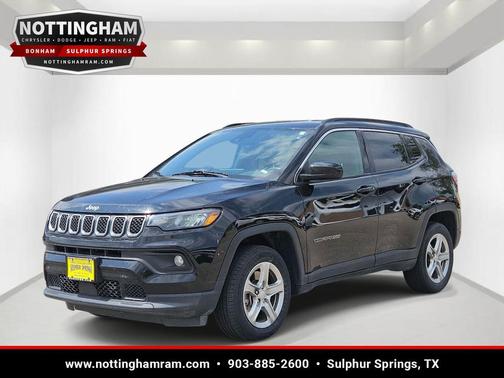 Diamond Black Crystal Pearlcoat 2024 Jeep Compass Latitude
