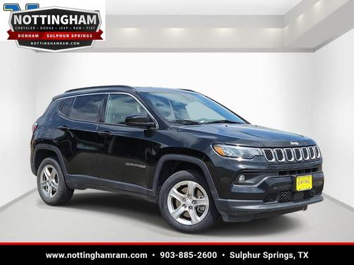 Diamond Black Crystal Pearlcoat 2024 Jeep Compass Latitude