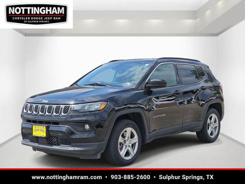 Diamond Black Crystal Pearlcoat 2024 Jeep Compass Latitude