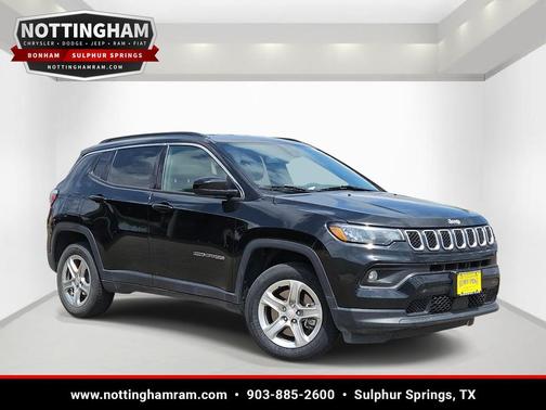 Diamond Black Crystal Pearlcoat 2024 Jeep Compass Latitude