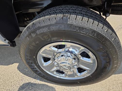 2026 RAM 2500 Tradesman Crew Cab 4x4 6'4' Box