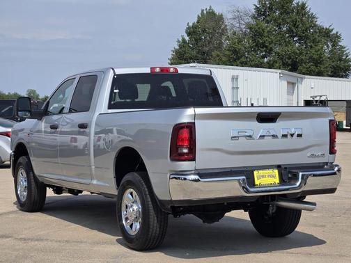 2026 RAM 2500 Tradesman Crew Cab 4x4 6'4' Box