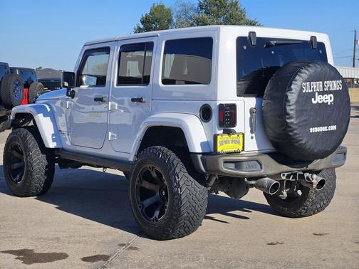 2016 Jeep Wrangler Unlimited Sahara