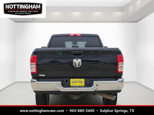 Diamond Black Crystal Pearlcoat 2024 RAM 2500 Big Horn Crew Cab 4x4 6'4' Box