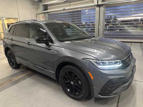 2022 Volkswagen Tiguan 2.0T SE R-Line Black