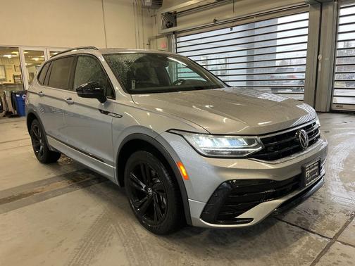 2023 Volkswagen Tiguan 2.0T SE R-Line Black