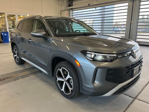 2025 Volkswagen Tiguan 2.0T SE