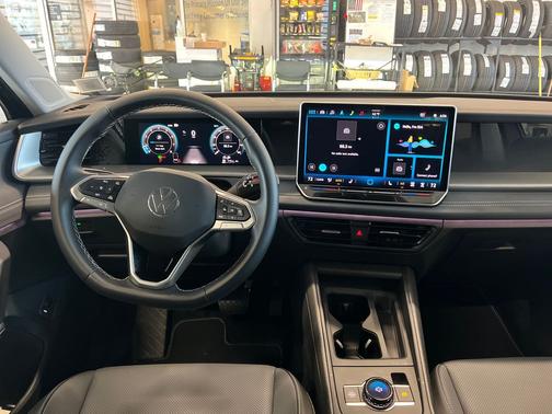 2025 Volkswagen Tiguan 2.0T SE