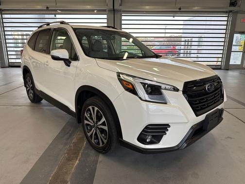 Crystal White Pearl 2024 Subaru Forester Limited