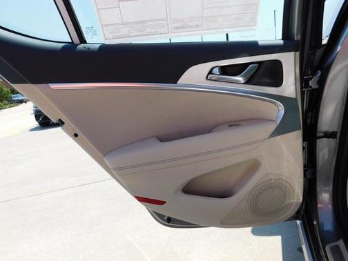 2026 Genesis G70 2.5T RWD Prestige