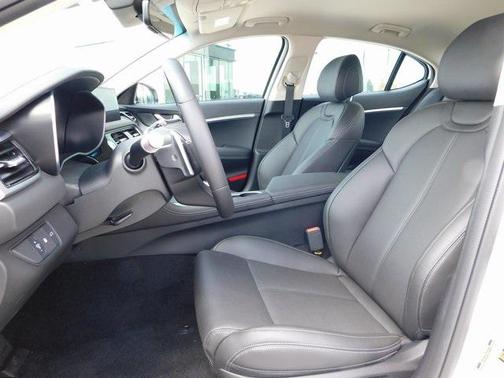 2026 Genesis G70 2.5T RWD